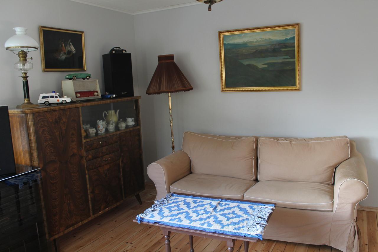 Midhop Guesthouse Thingeyrar Eksteriør bilde