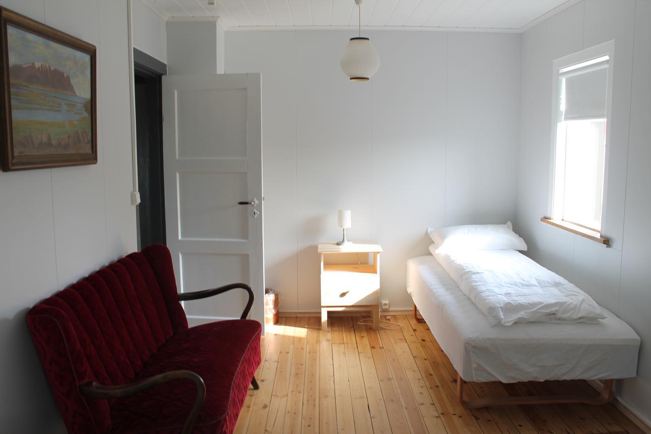 Midhop Guesthouse Thingeyrar Eksteriør bilde