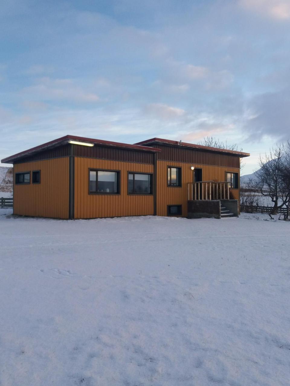 Midhop Guesthouse Thingeyrar Eksteriør bilde